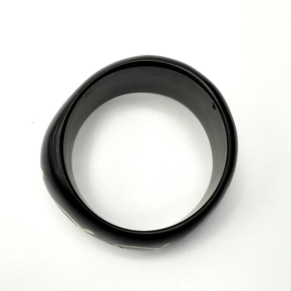 Vintage Black Asymmetrical Lucite Bangle Duo —  Both Size 8 1/4 — Vintage — EUC - Picture 4 of 12